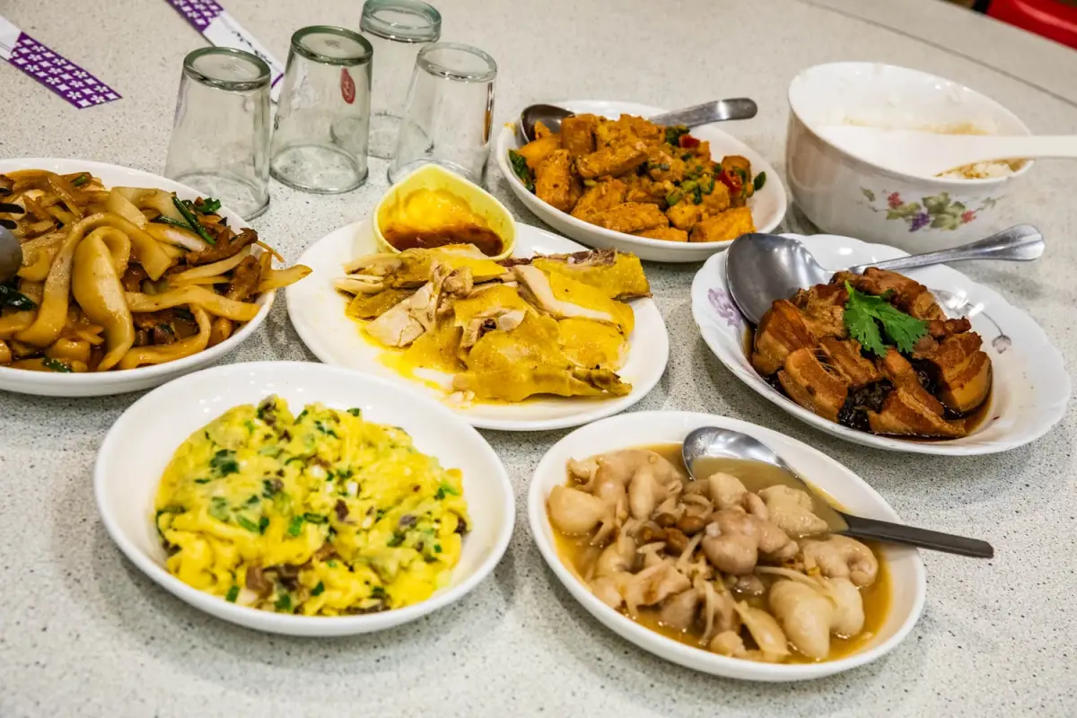 最地道苗栗客家美食！國宴級老字號粄條、冠軍客家小炒、創新客家料理一次吃