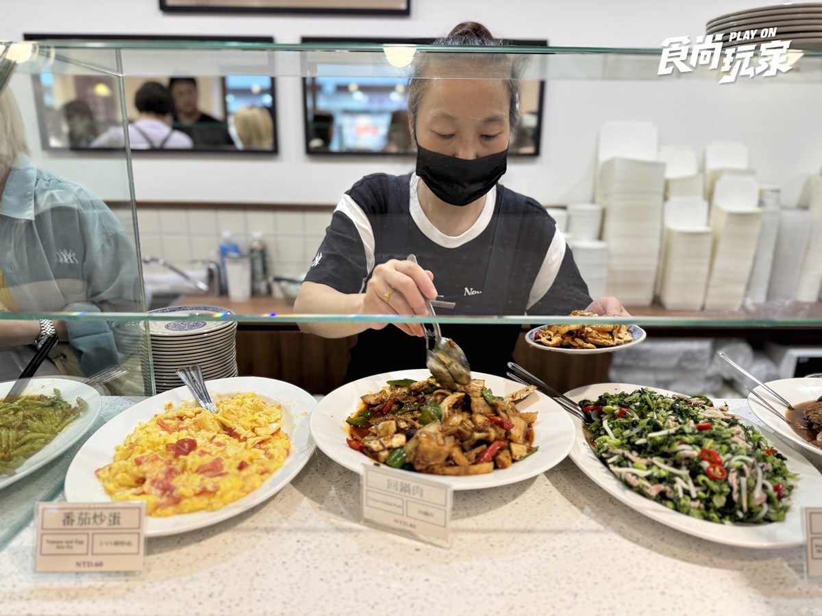 40年老字號「最強清粥小菜」插旗信義！25元起爽嗑家常菜，必點Q嫩紅燒蹄膀