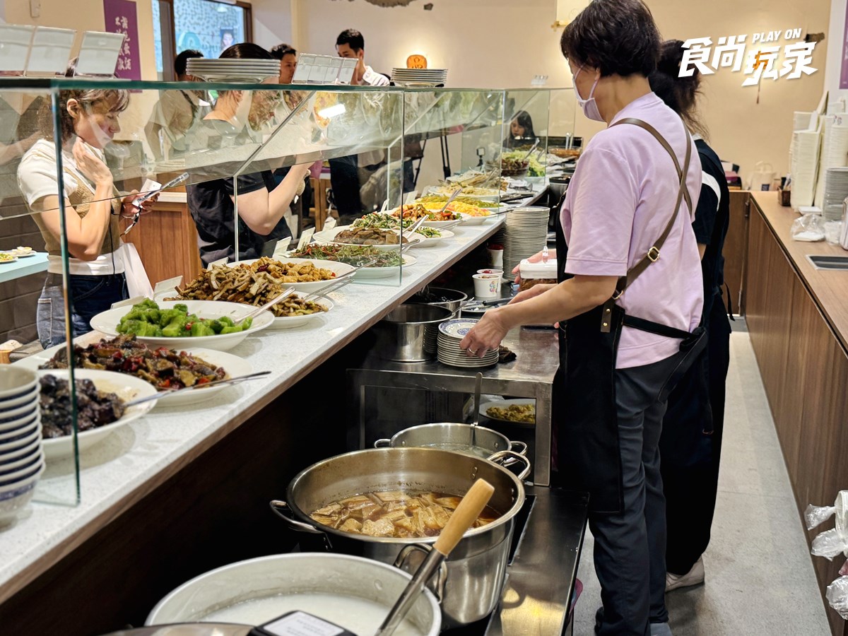 40年老字號「最強清粥小菜」插旗信義！25元起爽嗑家常菜，必點Q嫩紅燒蹄膀