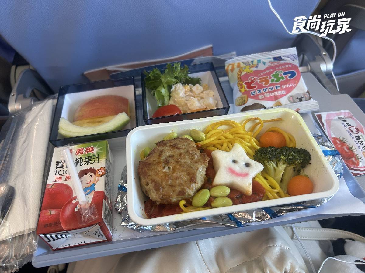 搭飛機別只會選一般餐點！內行推「這款餐」視覺佳又好吃，比其他人更快送達