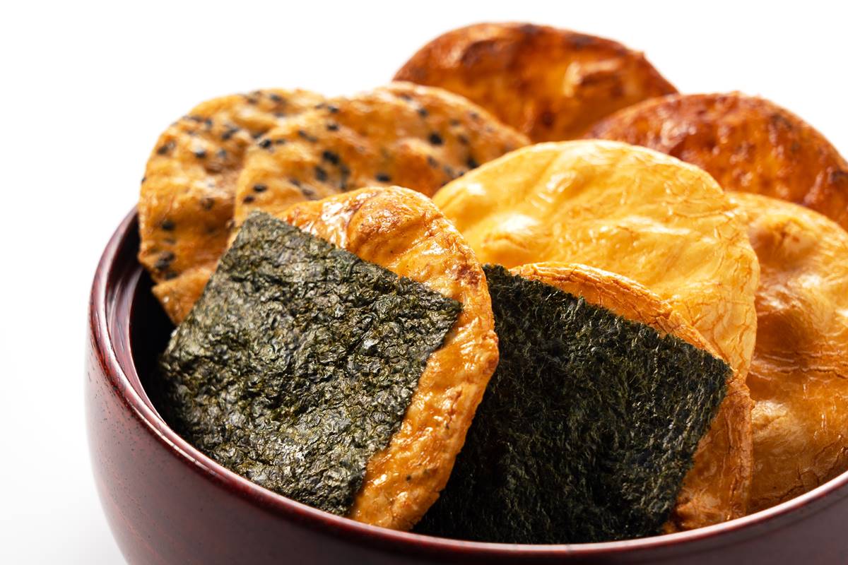 日本零食什麼最難吃？仙貝、小雞饅頭都上榜，網友點名它奪冠：甜到牙齒痛