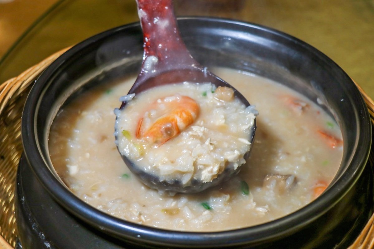 北投老字號「皇池砂鍋粥」回來了！開幕地點、菜單搶看，老饕必嗑紅蟳粥、爆漿包