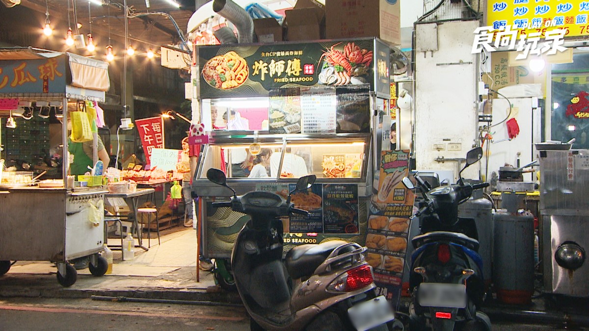 新北爆紅499元「炸海鮮吃到飽」開箱！９種食材任你點，爽嗑炸軟殼蟹、生蠔