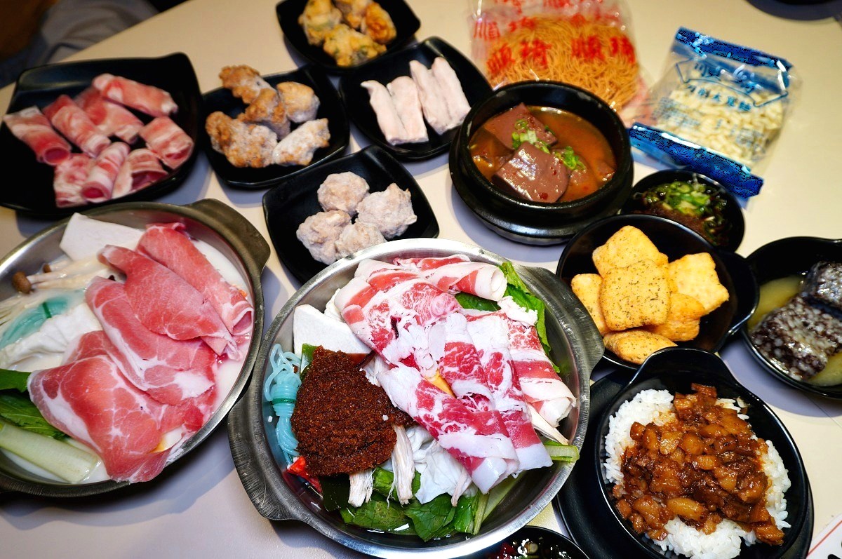 178元起吃到飽！4.8星「平價火鍋」滷肉飯、零食、泡麵牆無限，飲料甜點暢吃