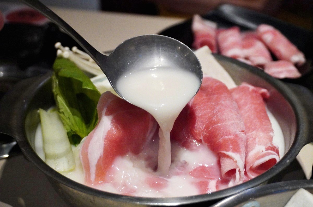 178元起吃到飽！4.8星「平價火鍋」滷肉飯、零食、泡麵牆無限，飲料甜點暢吃