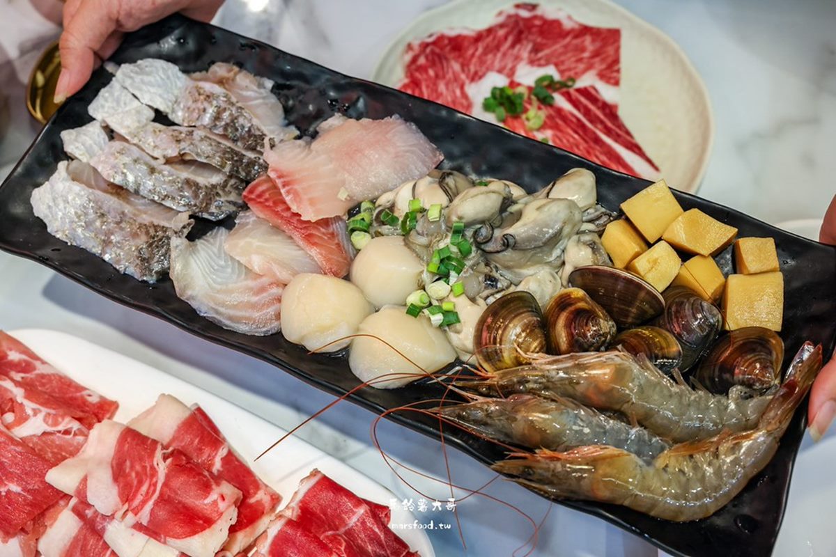 399元火鍋+自助吧吃到飽!肉品海鮮無限暢吃,滷肉飯、奶黃包、甜點無限夾 399元火鍋+自助吧吃到飽!肉品海鮮無限暢吃,滷肉飯、奶黃包、甜點無限夾
