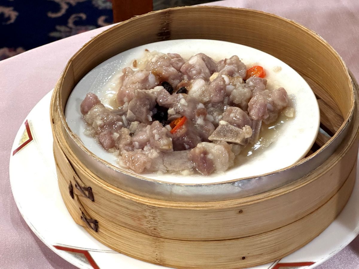 台中也有港點吃到飽！月底前４人同行１人免費，菜單50道點心、熱炒任你點