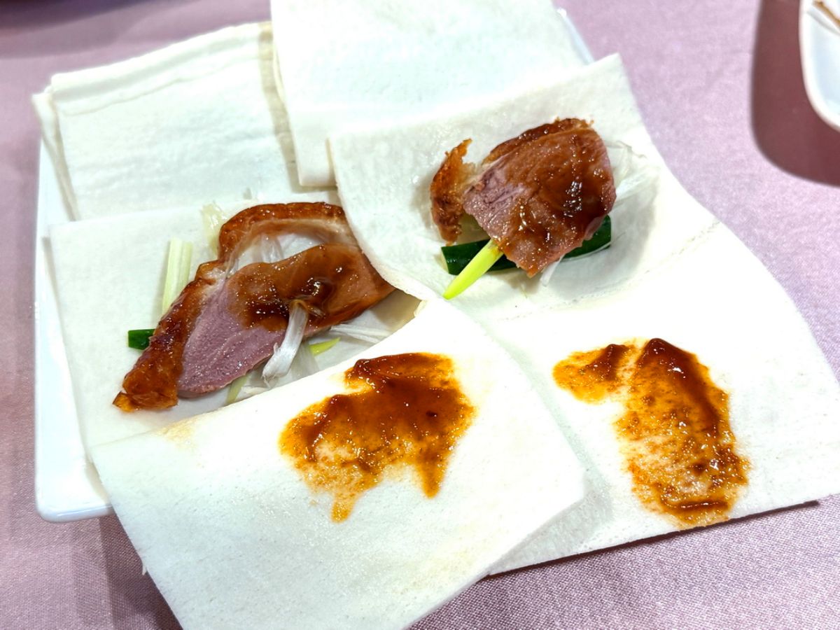 台中也有港點吃到飽！月底前４人同行１人免費，菜單50道點心、熱炒任你點