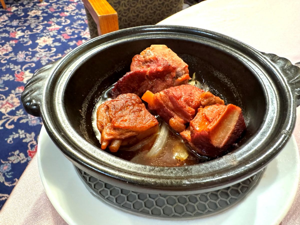 台中也有港點吃到飽！月底前４人同行１人免費，菜單50道點心、熱炒任你點