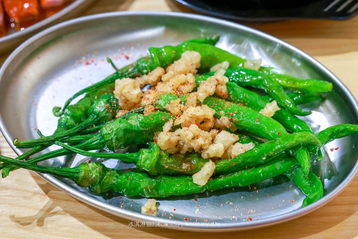 280元起就能吃!4.7星高CP值韓式燒肉,生醃章魚、泡菜7種小菜無限夾 280元起就能吃!4.7星高CP值韓式燒肉,生醃章魚、泡菜7種小菜無限夾