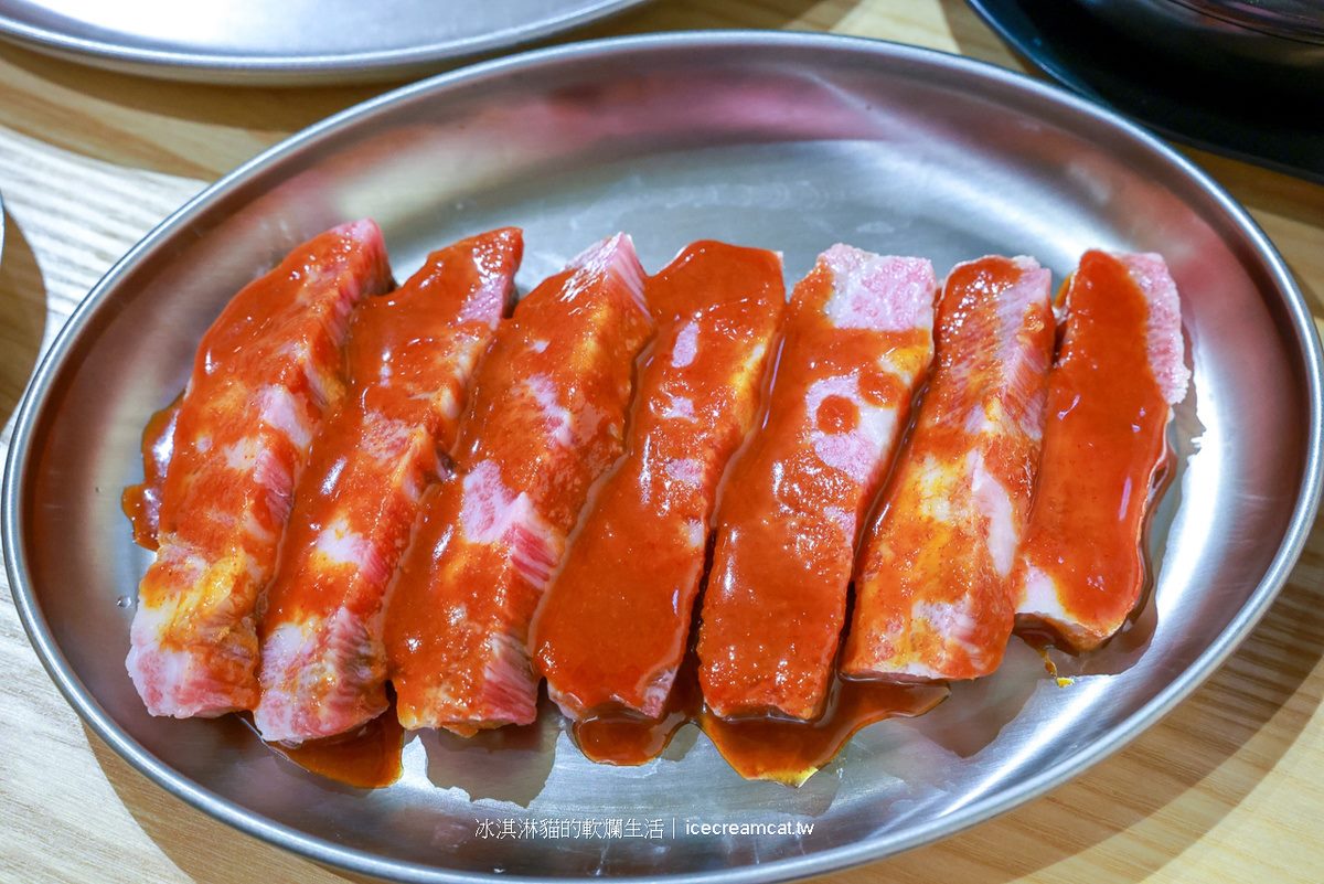 280元起就能吃!4.7星高CP值韓式燒肉,生醃章魚、泡菜7種小菜無限夾 280元起就能吃!4.7星高CP值韓式燒肉,生醃章魚、泡菜7種小菜無限夾