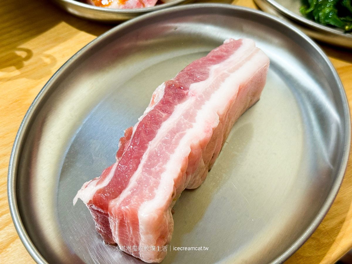 280元起就能吃!4.7星高CP值韓式燒肉,生醃章魚、泡菜7種小菜無限夾 280元起就能吃!4.7星高CP值韓式燒肉,生醃章魚、泡菜7種小菜無限夾