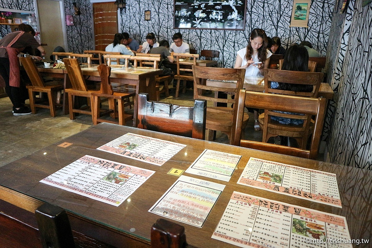 宜蘭反差感「越南牛排」！不配鐵板麵配河粉，５種越式醬汁、自助吧吃到飽