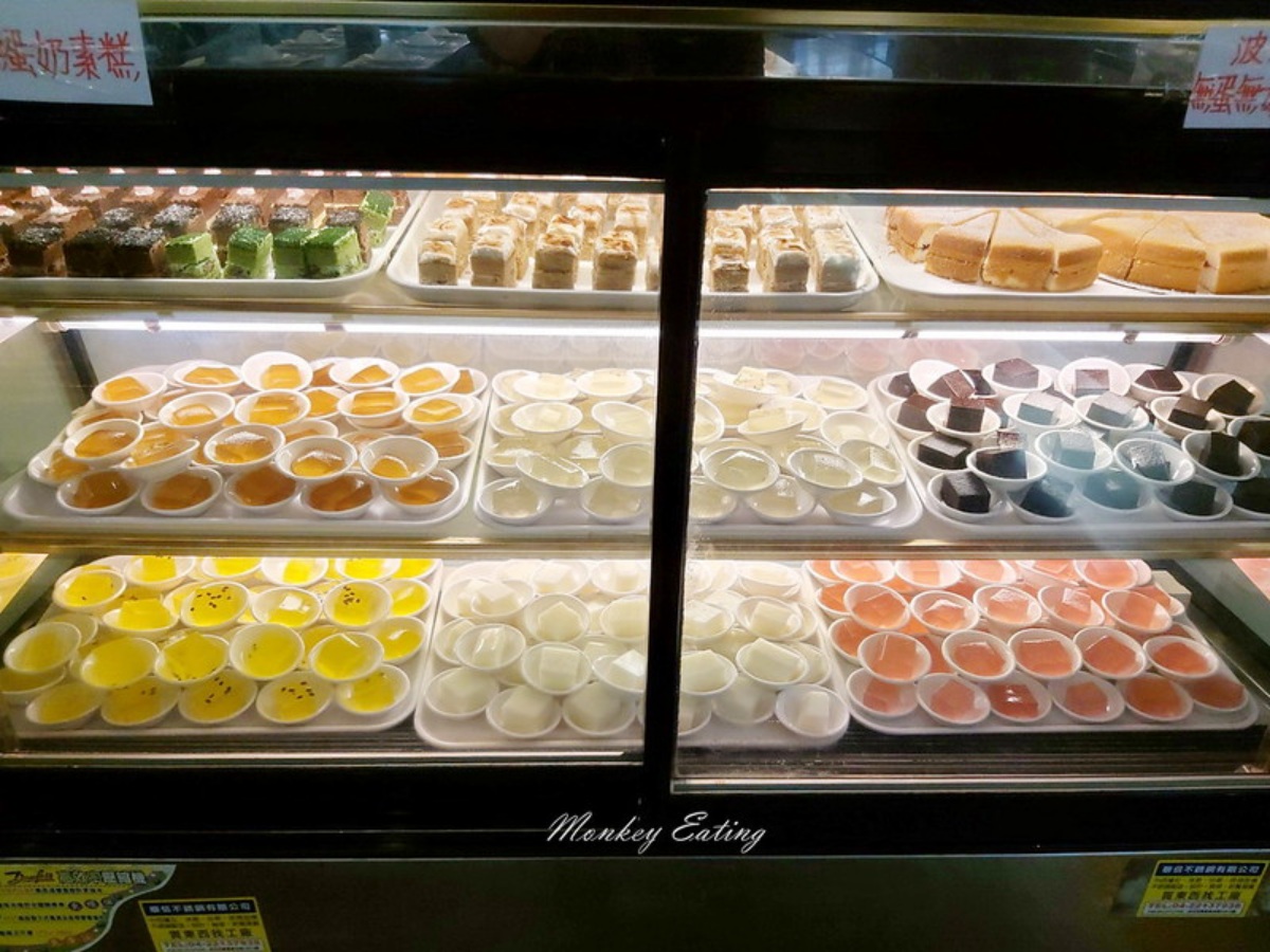 帶阿公阿嬤來！台中超大百坪素食吃到飽，百道異國料理buffet、長輩享優惠