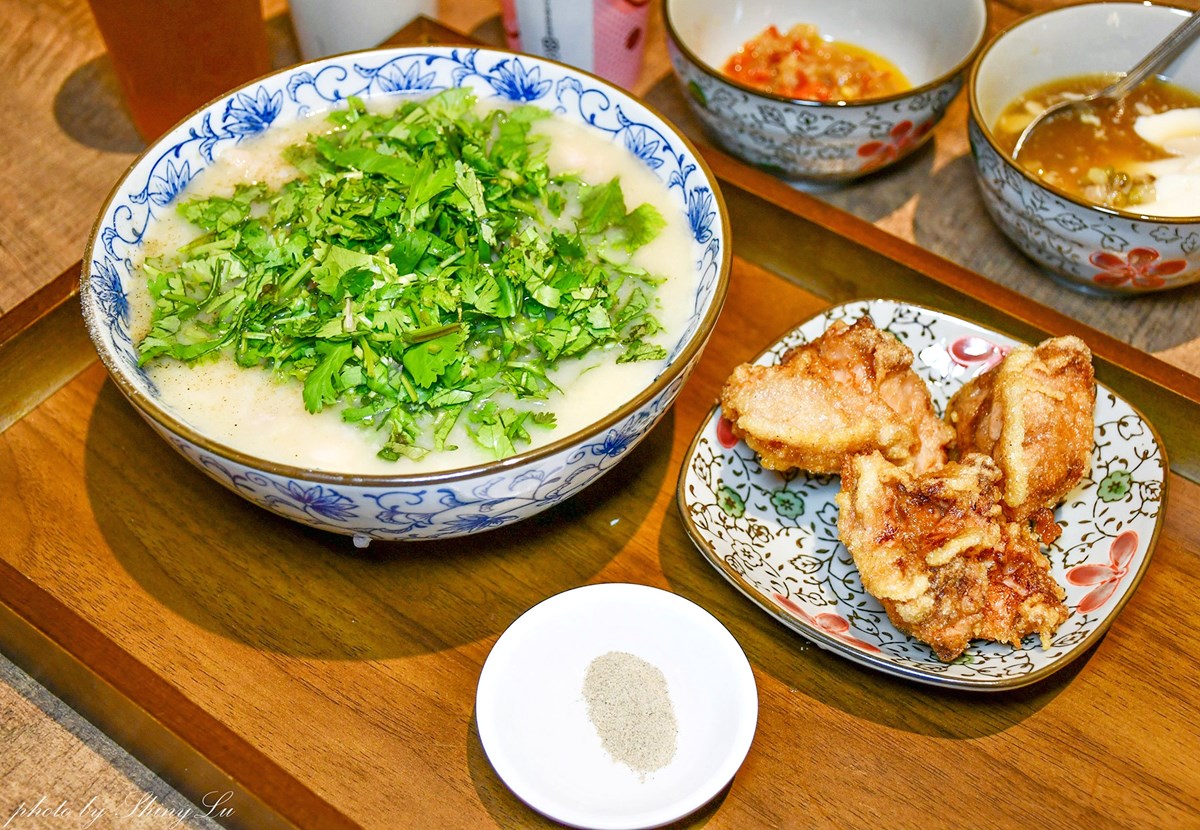190元起吃到飽!超狂「爆量雞湯麵」豆花、霜淇淋、飲料無限續,必嗑香菜粥 190元起吃到飽!超狂「爆量雞湯麵」豆花、霜淇淋、飲料無限續,必嗑香菜粥