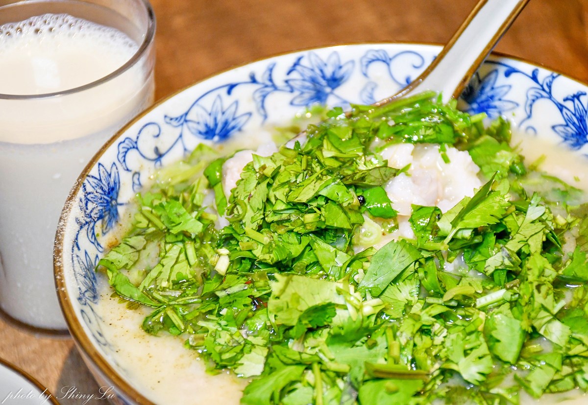 190元起吃到飽!超狂「爆量雞湯麵」豆花、霜淇淋、飲料無限續,必嗑香菜粥 190元起吃到飽!超狂「爆量雞湯麵」豆花、霜淇淋、飲料無限續,必嗑香菜粥