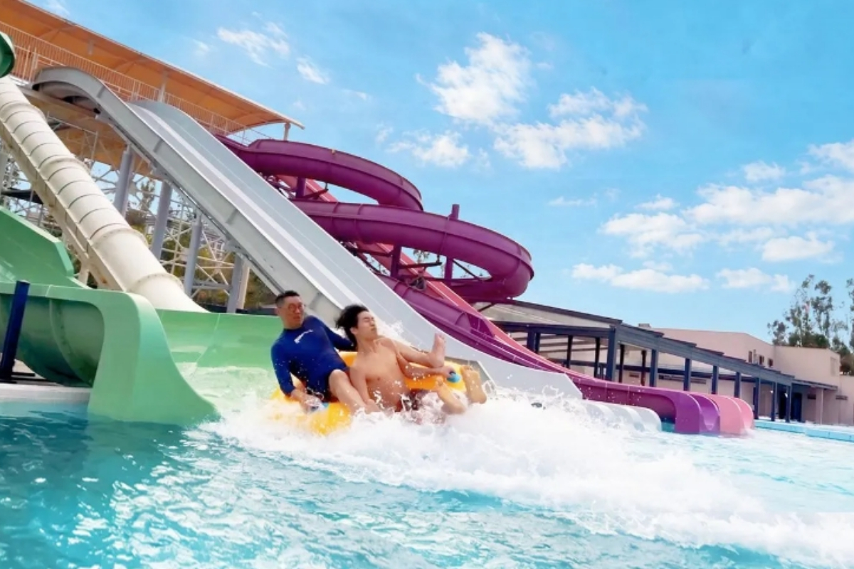全台首座衝浪水樂園！６月開幕限時優惠買大送小、送笑笑羊園區門票