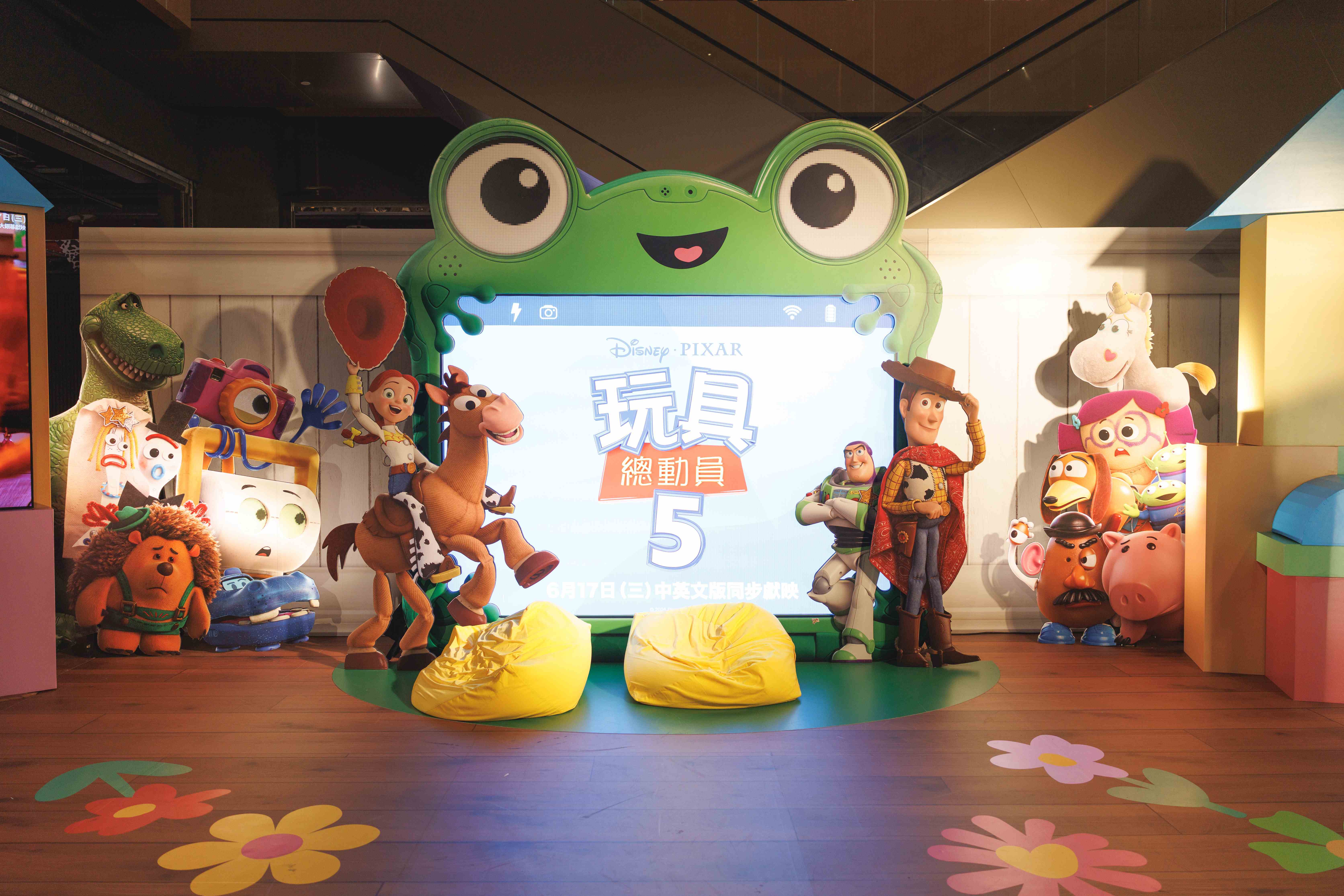 《玩具總動員5》快閃店來了!免費拍ANDY房間、DIY吊飾體驗,玩總聯名飾品開賣 《玩具總動員5》快閃店來了!免費拍ANDY房間、DIY吊飾體驗,玩總聯名飾品開賣