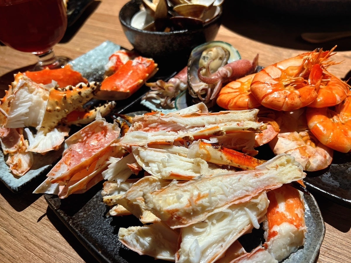 帝王蟹、和牛無限續！超狂鍋物放題爽吃120分鐘，生魚片也吃到飽