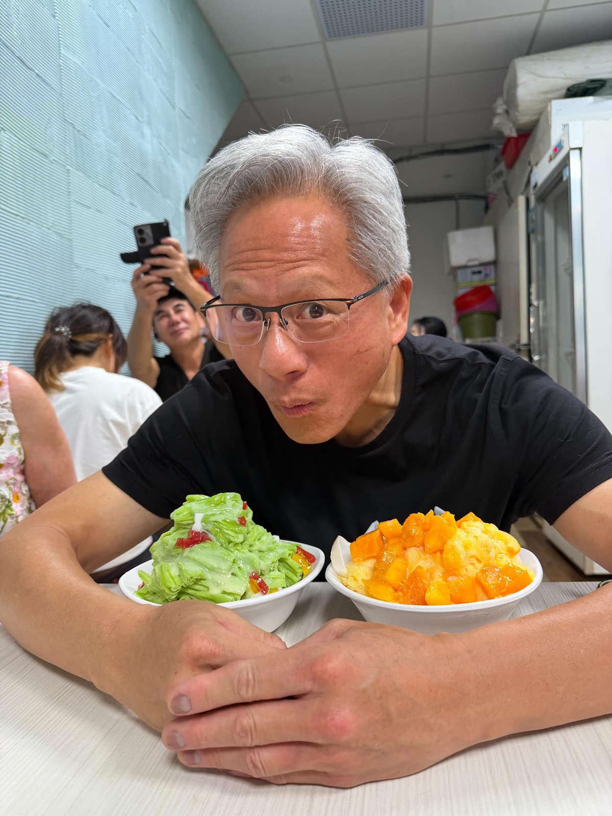 AI教父黃仁勳美食地圖23間！芒果綿綿冰、現烤玉米，古早味台菜10道必點曝