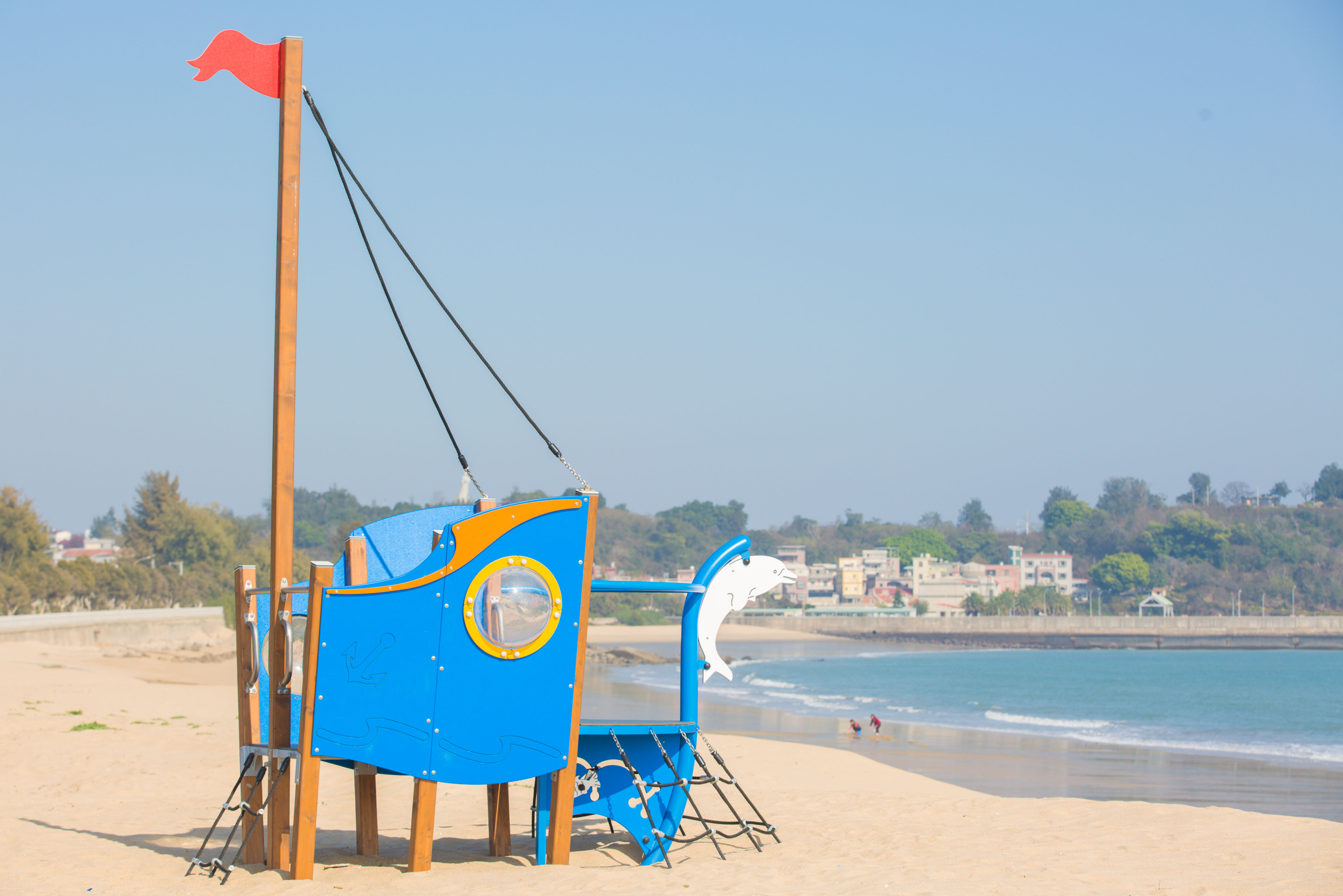 最美海景公園！瘋玩雙軌滑索、旋轉飛盤，夏天再衝限定免費戲水區