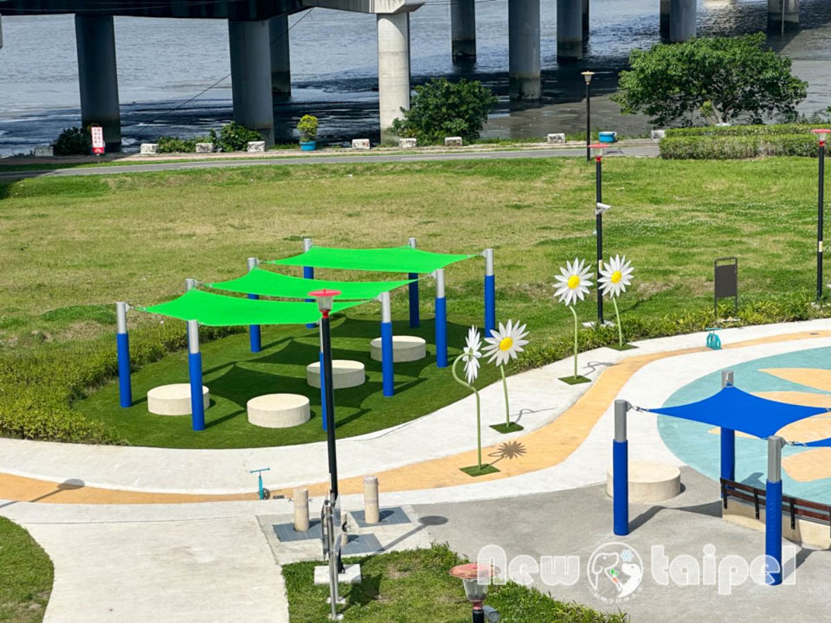 新北免費玩水景點＋１！全新「花漾水樂園」這天啟用，緊鄰溜滑梯遊樂場