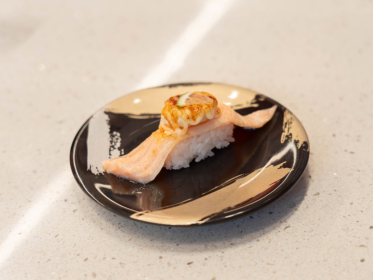 小小兵變壽司！爭鮮聯名新品「香蕉鮭魚」超狂，獨家周邊、主題店快筆記