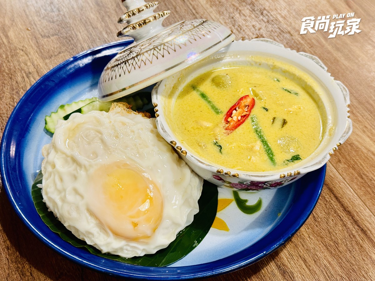 IG爆紅「便宜泰式料理」!內用20元白飯吃到飽,大碗公船麵、月亮蝦餅必點 IG爆紅「便宜泰式料理」!內用20元白飯吃到飽,大碗公船麵、月亮蝦餅必點