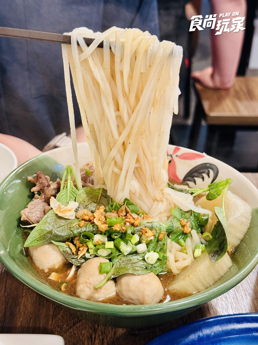 IG爆紅「便宜泰式料理」!內用20元白飯吃到飽,大碗公船麵、月亮蝦餅必點 IG爆紅「便宜泰式料理」!內用20元白飯吃到飽,大碗公船麵、月亮蝦餅必點