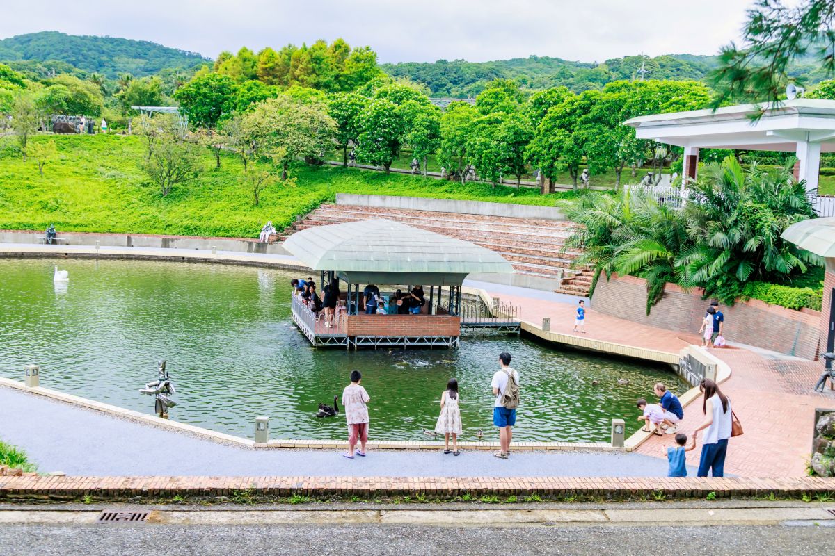 350元現省270!全台最大「戶外美術館」變身夜光派對,逛市集、聽樂團超嗨 350元現省270!全台最大「戶外美術館」變身夜光派對,逛市集、聽樂團超嗨