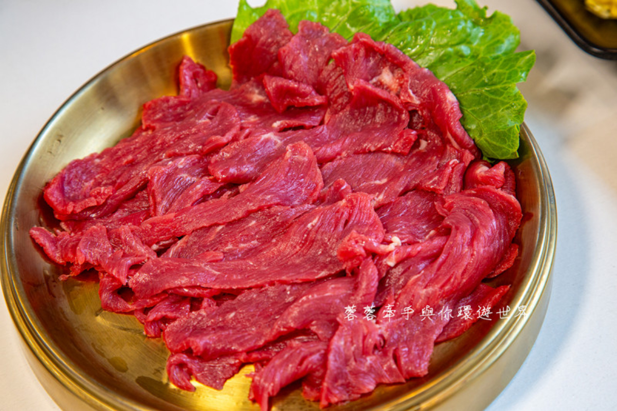 358元個人鍋自助吧吃到飽！溫體牛、溫體羊現點現切，自己DIY牛肉湯