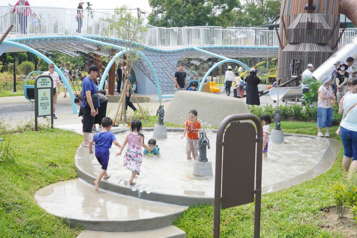 全台首座獨角仙生態公園！4.8米高塔溜滑梯、爬72公尺網繩闖關、夏日限定戲水區