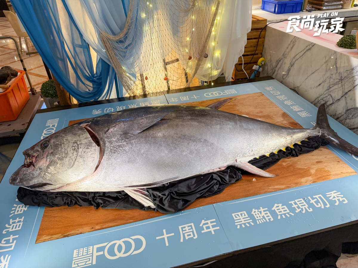 台北大直人氣Buffet推龍蝦吃到飽!壽星637元起,爽嗑壽司、杜拜巧克力 台北大直人氣Buffet推龍蝦吃到飽!壽星637元起,爽嗑壽司、杜拜巧克力