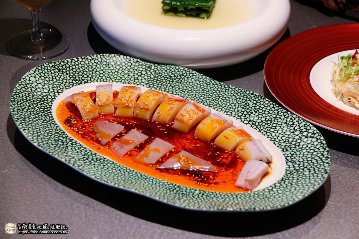 碳佐麻里跨界中式料理！台南全新高空餐廳開幕，霸王龍蝦、紅蟳煲必吃