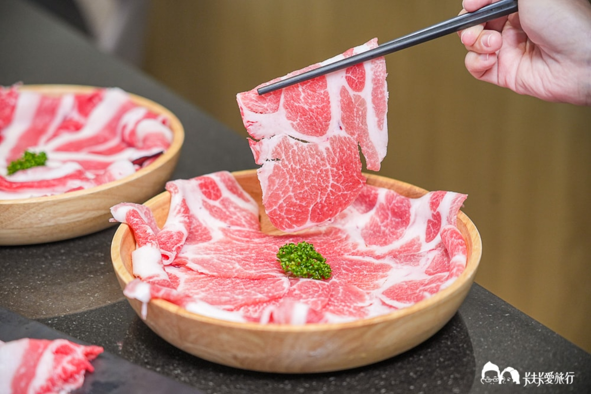 最狂自助吧吃到飽！小火鍋最低399元，無限量供應螃蟹、鮭魚、竹蛤、鴨血豆腐