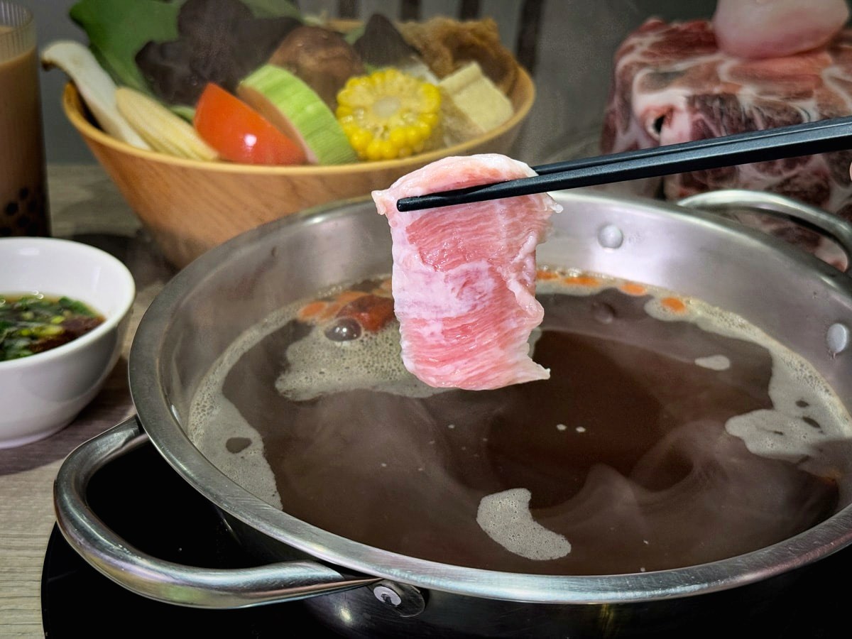 七、八年級生送70顆蛤蠣!「4.9星火鍋」299元起,60款自助吧、滷肉飯暢吃 七、八年級生送70顆蛤蠣!「4.9星火鍋」299元起,60款自助吧、滷肉飯暢吃