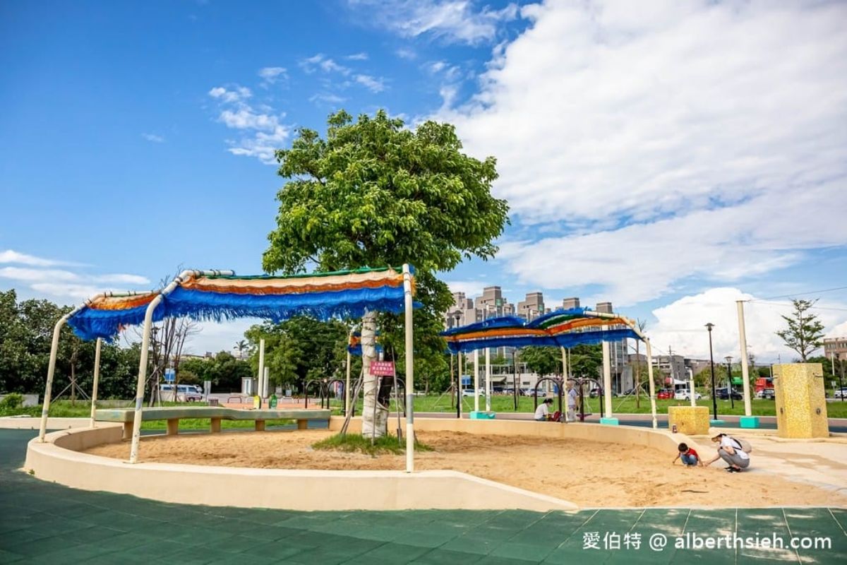 全台唯一「火炎山主題」兒童公園!7道彩虹溜滑梯玩到瘋,夏日戲水區開放 全台唯一「火炎山主題」兒童公園!7道彩虹溜滑梯玩到瘋,夏日戲水區開放
