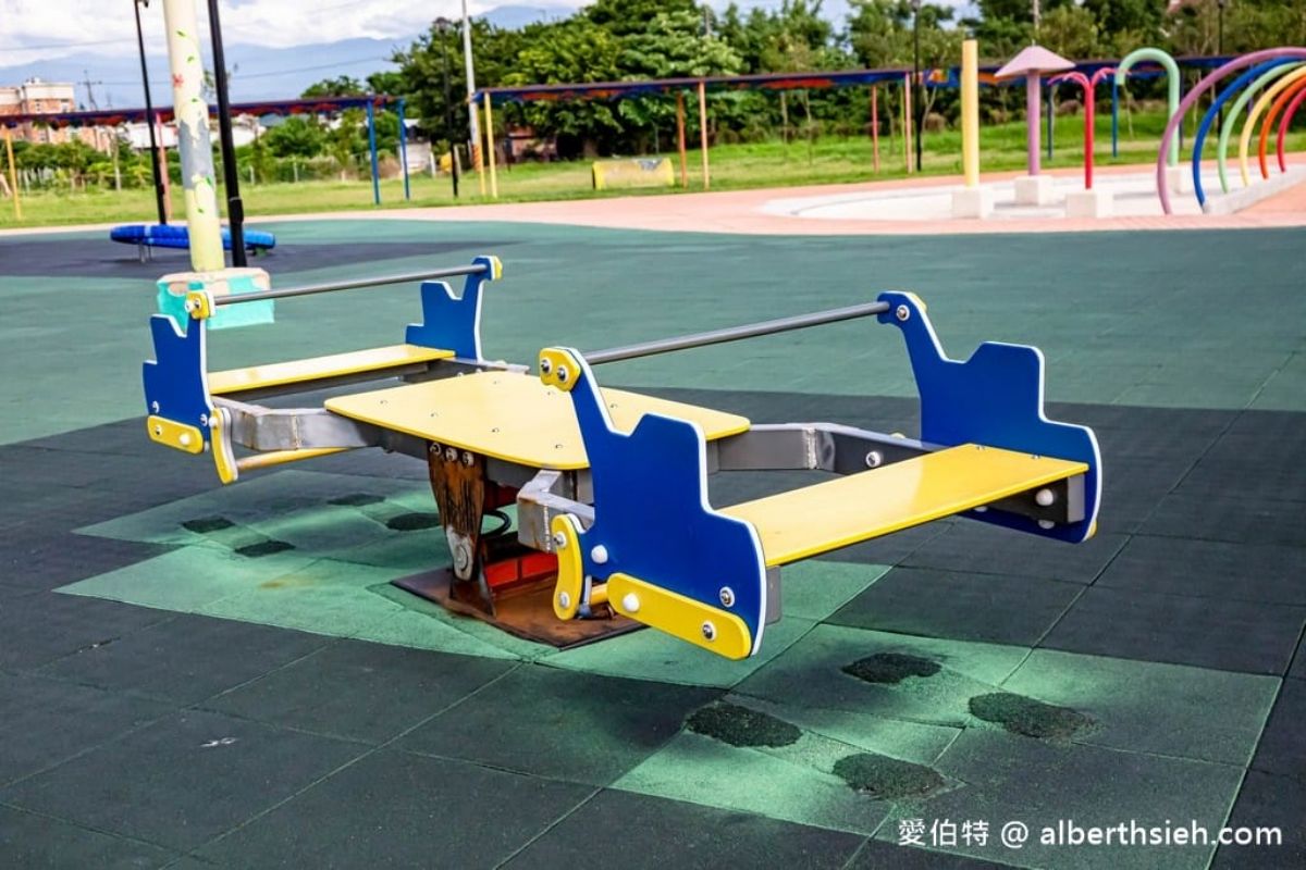 全台唯一「火炎山主題」兒童公園!7道彩虹溜滑梯玩到瘋,夏日戲水區開放 全台唯一「火炎山主題」兒童公園!7道彩虹溜滑梯玩到瘋,夏日戲水區開放