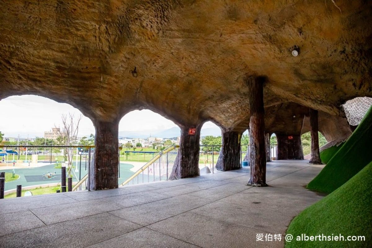 全台唯一「火炎山主題」兒童公園!7道彩虹溜滑梯玩到瘋,夏日戲水區開放 全台唯一「火炎山主題」兒童公園!7道彩虹溜滑梯玩到瘋,夏日戲水區開放