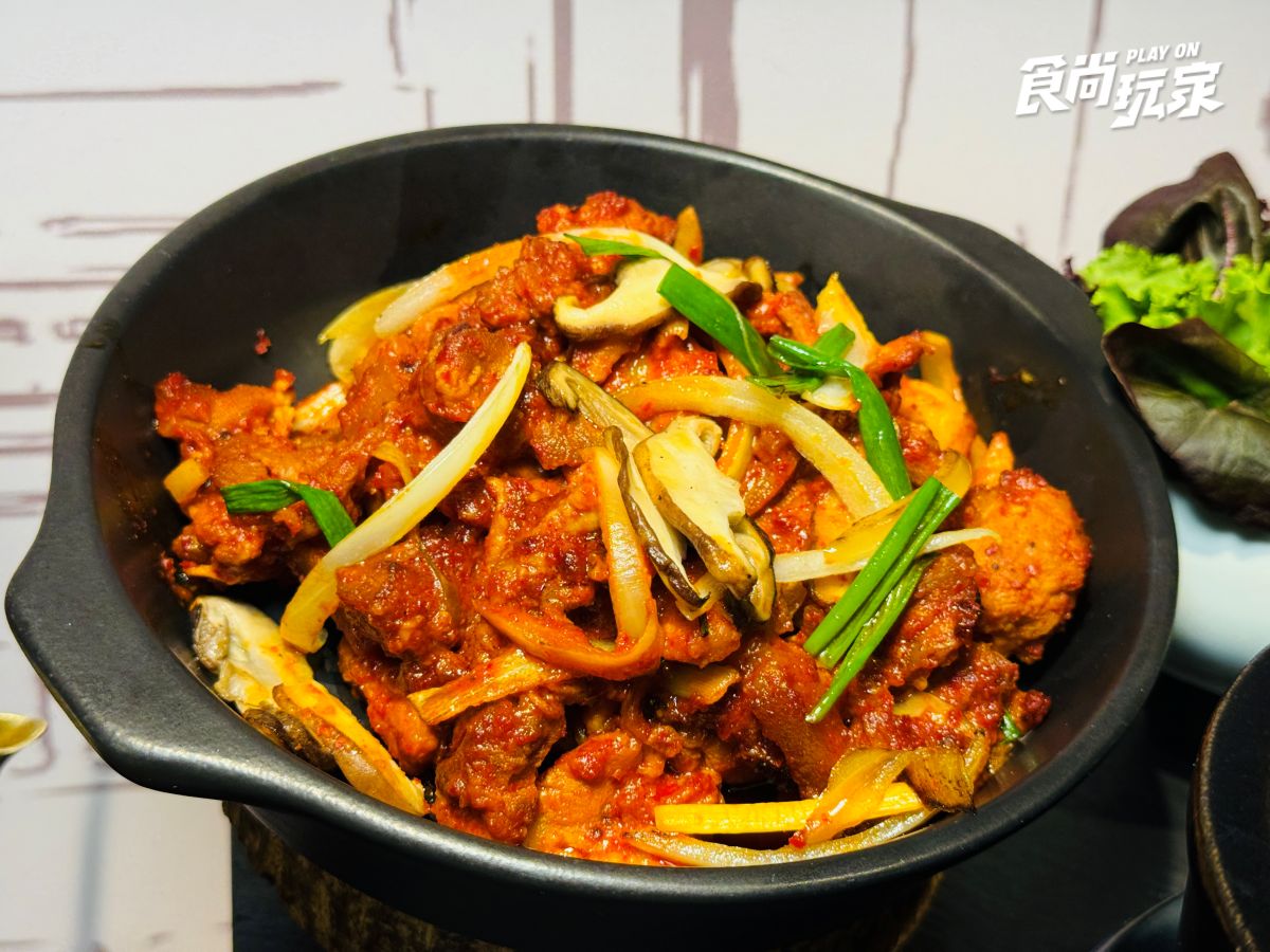 黑白大廚「小菜之王」來台北!開吃首爾名店同款料理,必點韓式炸雞、牛肉餅 黑白大廚「小菜之王」來台北!開吃首爾名店同款料理,必點韓式炸雞、牛肉餅