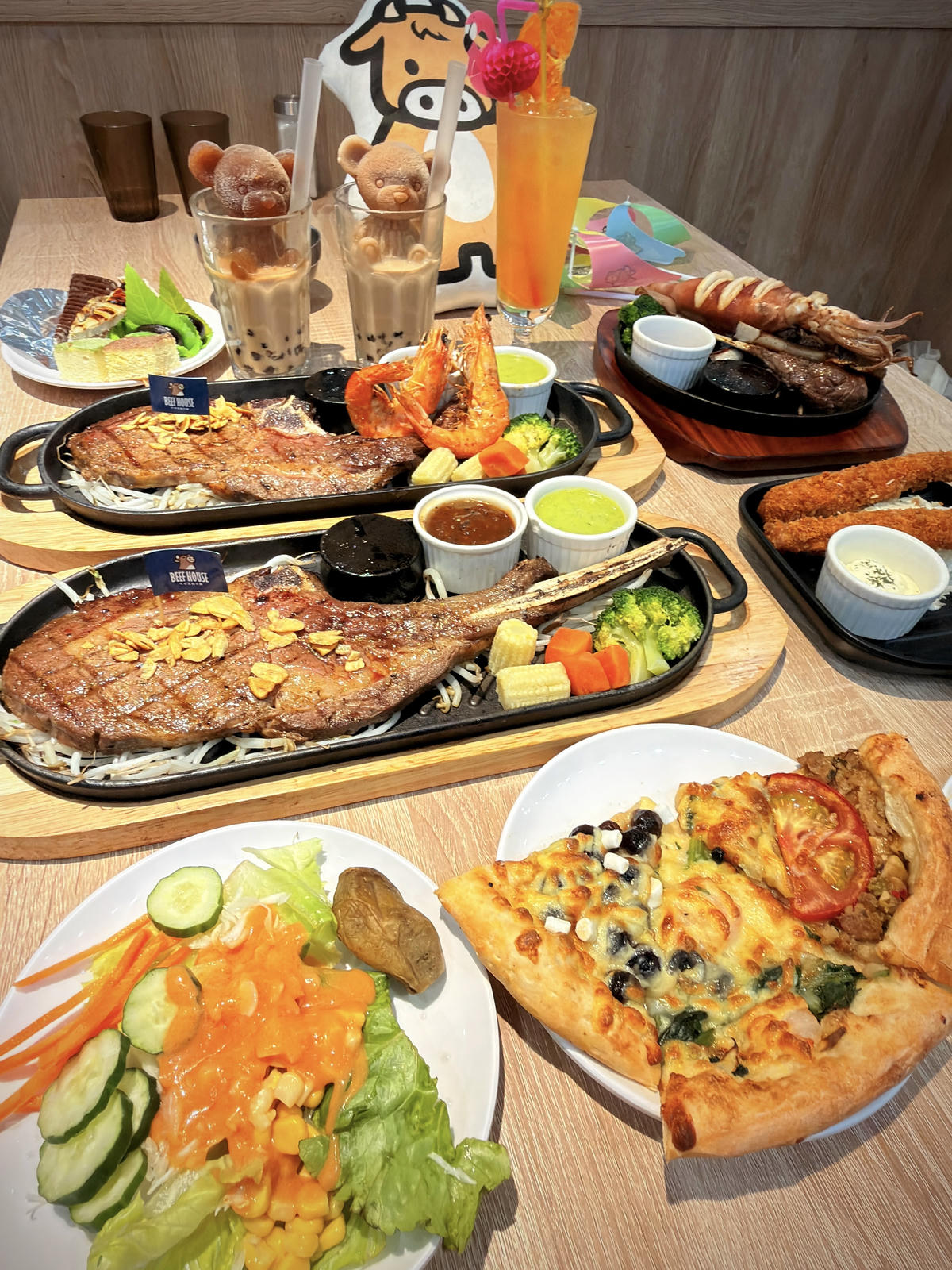這群人免費吃自助吧!持0050送99元燒肉,389元爽嗑排餐、開心果披薩 這群人免費吃自助吧!持0050送99元燒肉,389元爽嗑排餐、開心果披薩