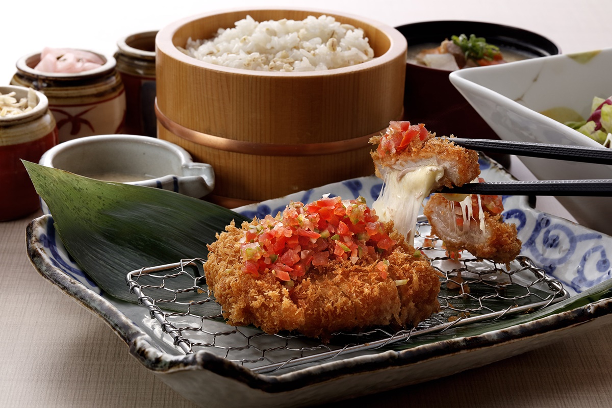 免費續飯湯、高麗菜絲！４家「高CP值日料」優惠：189元吃到飽、腰內豬加量