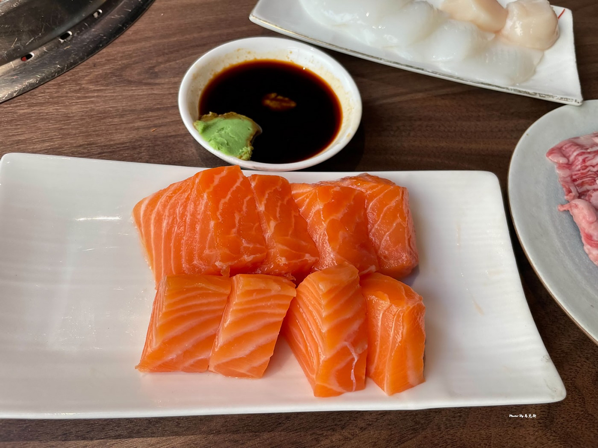 999元吃到飽！台中「銀山燒肉」無限供應和牛、壽喜燒、珍奶，壽星９折優惠