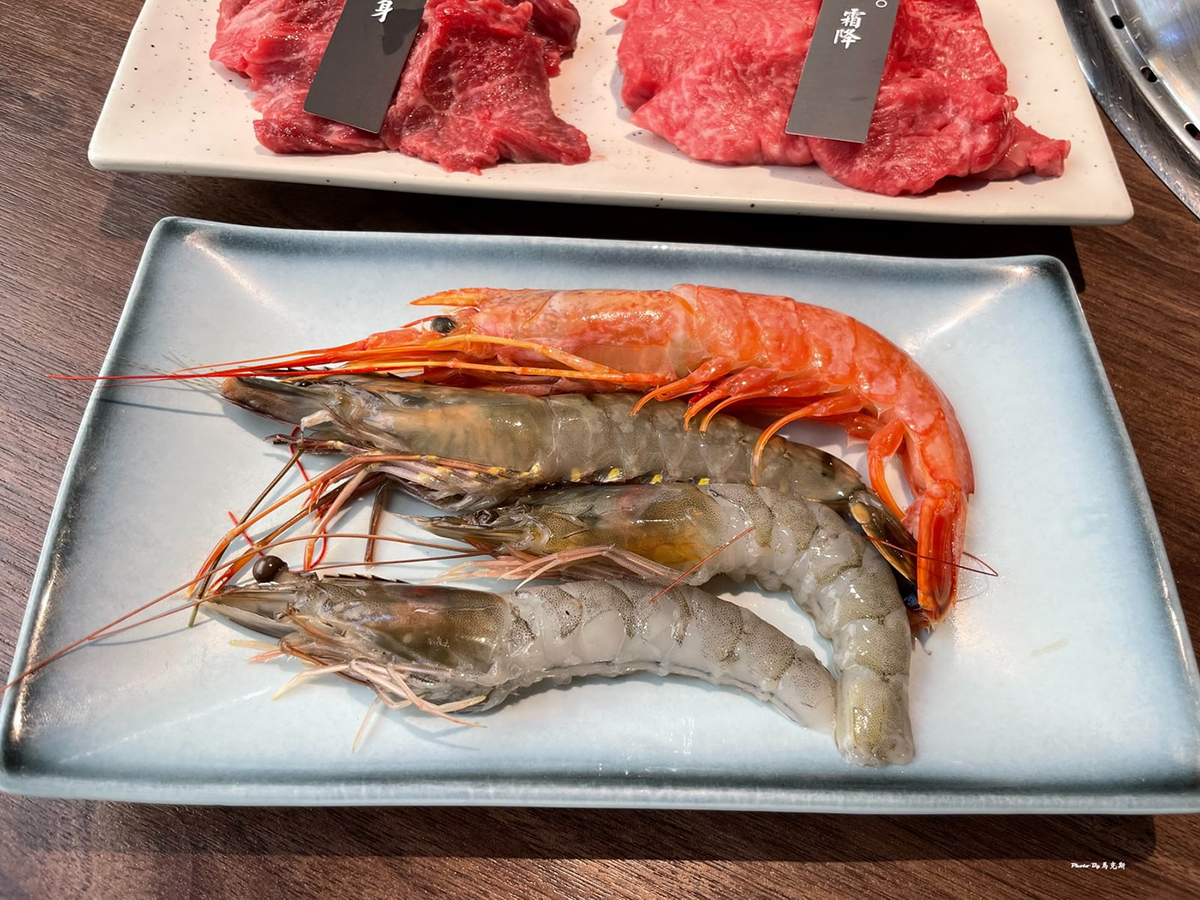 999元吃到飽！台中「銀山燒肉」無限供應和牛、壽喜燒、珍奶，壽星９折優惠