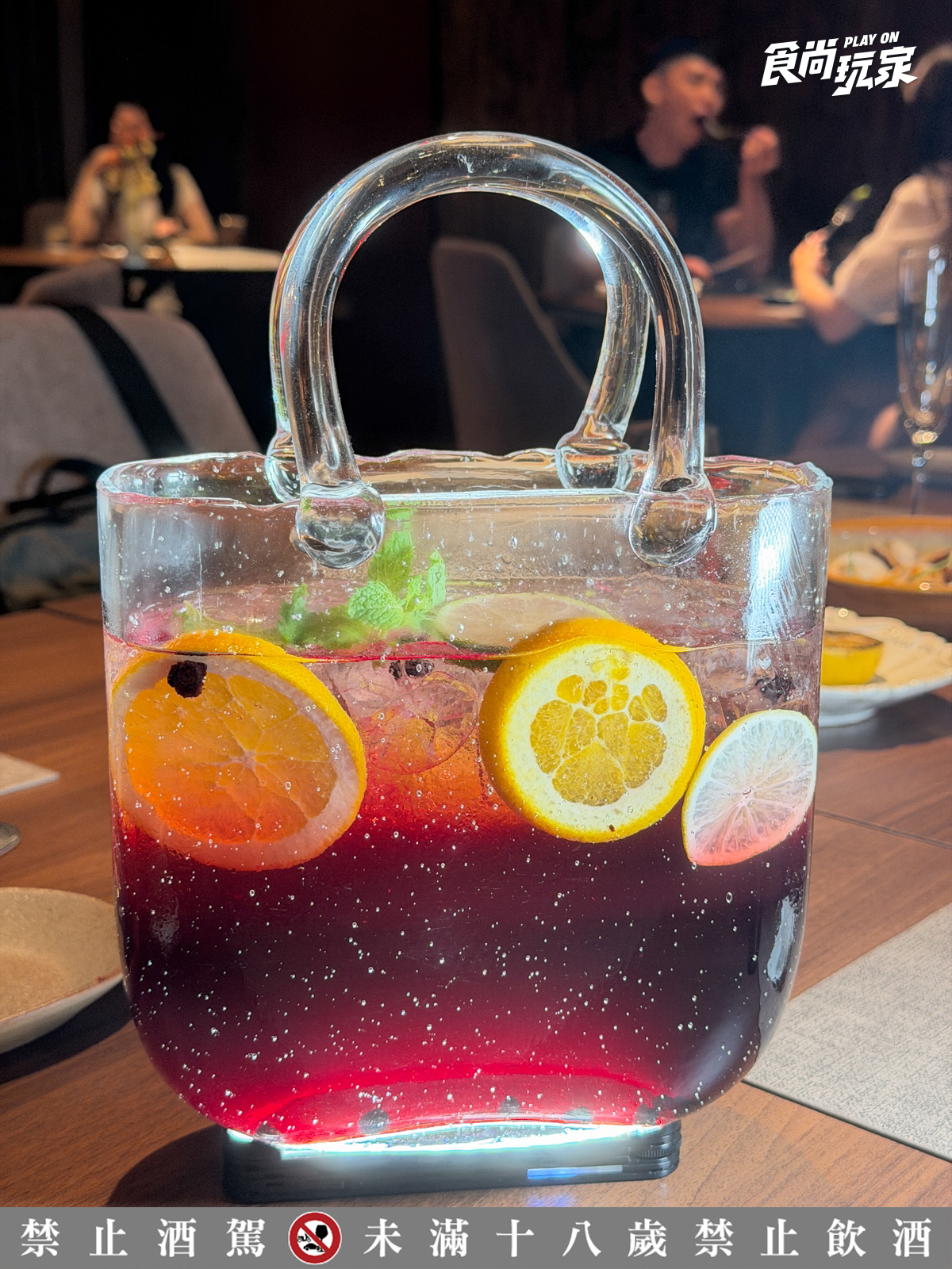 台北約會餐廳+1!AURA Bar & Grill主打炭火直烤,菲力牛排、胭脂蝦必吃 台北約會餐廳+1!AURA Bar & Grill主打炭火直烤,菲力牛排、胭脂蝦必吃