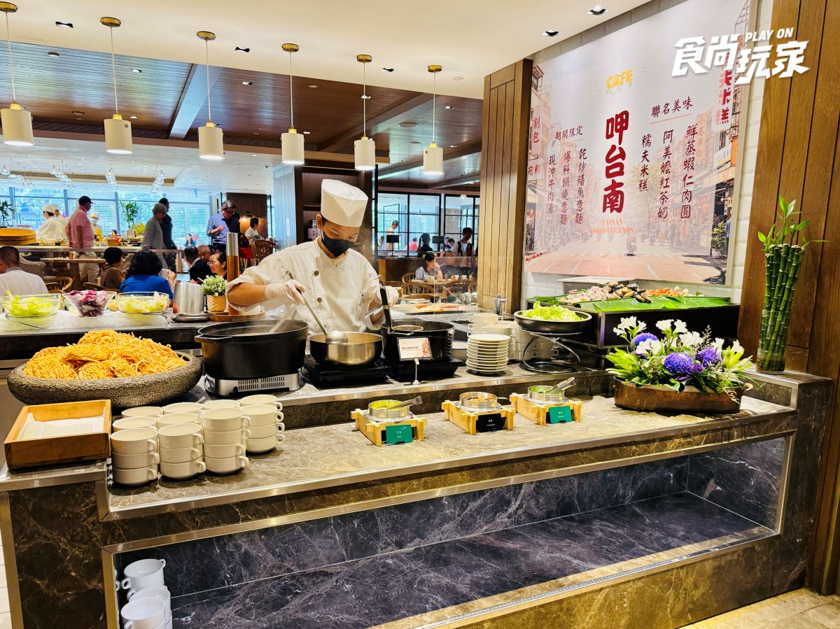 吃到飽４人同行１人免費！台南排隊名店、鱔魚意麵、現做愛文芒果冰無限吃