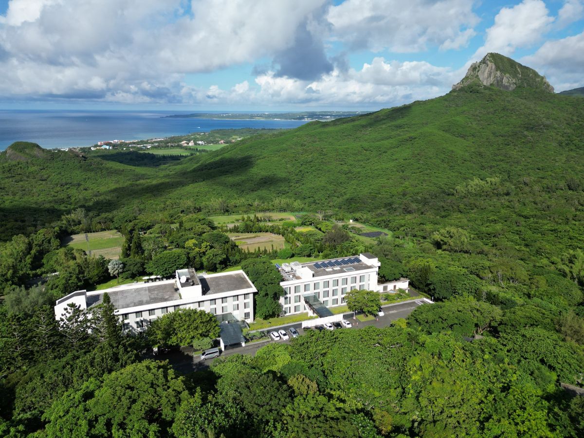 暑假放鬆免出國！２大森林避暑度假勝地推薦：入住綠意景觀房、美拍戶外泳池