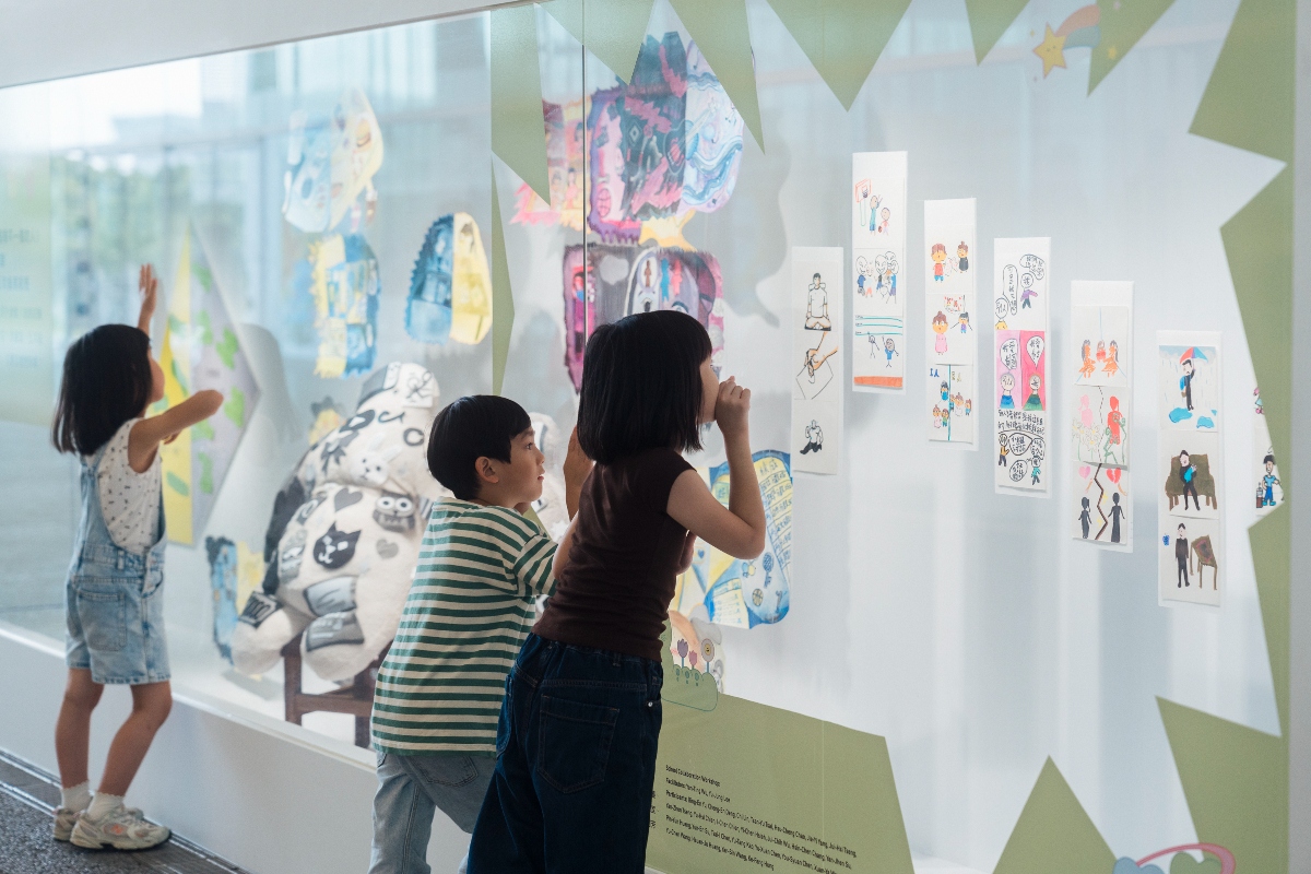 上百個大型積木小孩玩瘋了！暑假最新展覽「闖關遊戲＋貼紙牆」，18歲以下免費