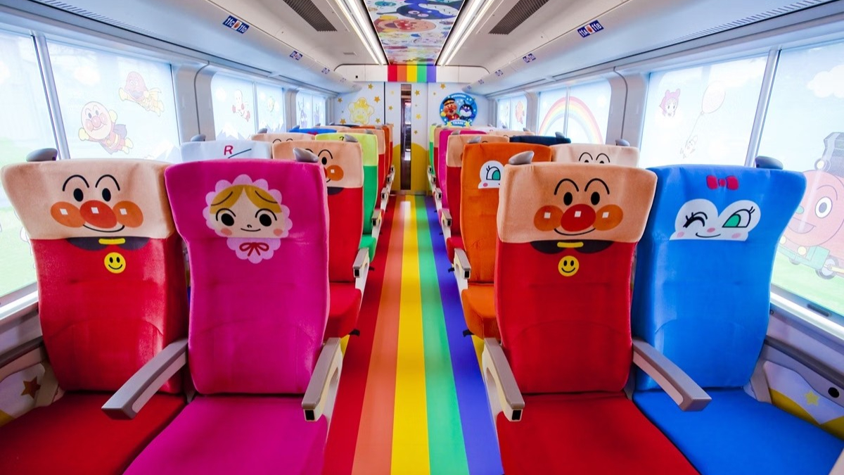 日本高知特色鐵道一次看！最美海景列車、No.1路面電車，還有超Q麵包超人、河童號
