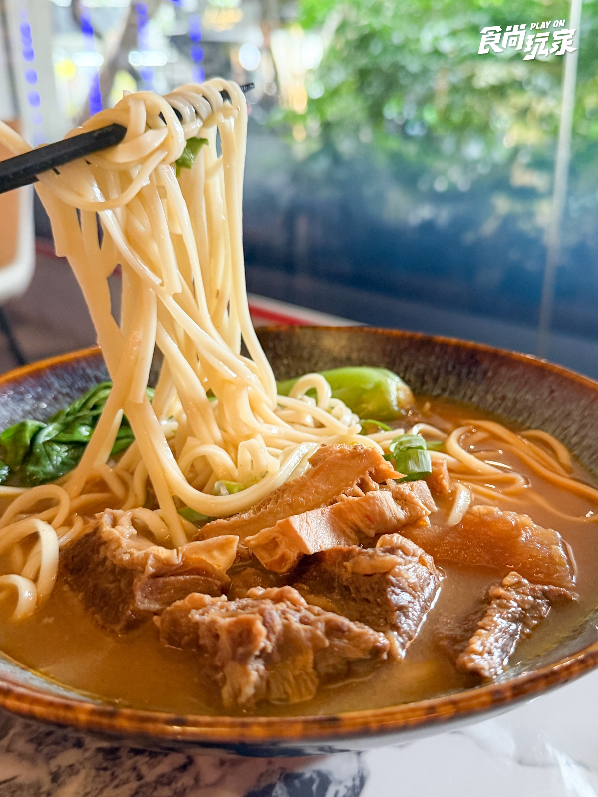 張孝全也來過!民生社區美食「華國私廚」打造酒吧,牛肉麵、日本生蠔必吃 張孝全也來過!民生社區美食「華國私廚」打造酒吧,牛肉麵、日本生蠔必吃